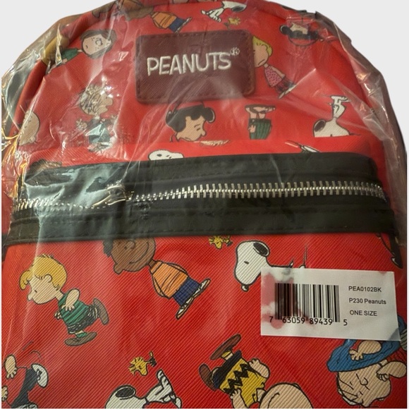 Peanuts Gang Backpack In Red NWT - Picture 6 of 7